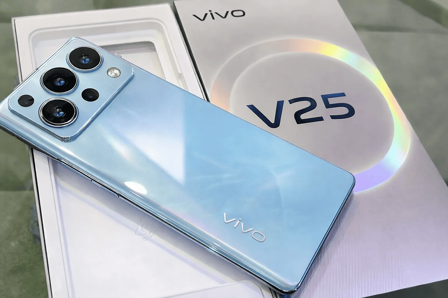Vivo का नया आकर्षक 5G स्मार्टफोन हुआ लॉन्च, 12GB रैम, 256GB स्टोरेज और 8000mAh की तगड़ी बैटरी